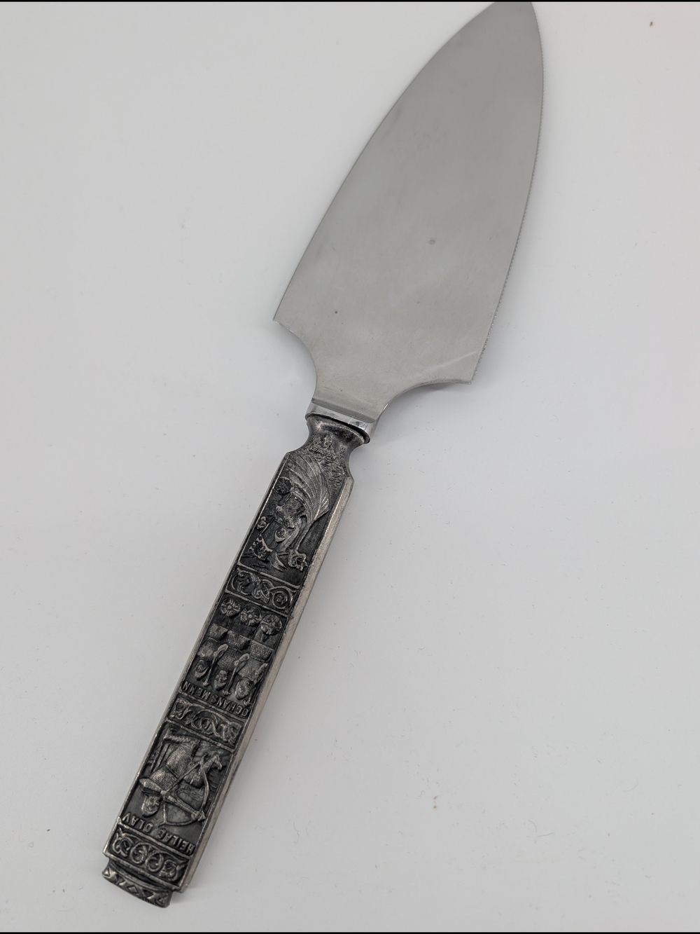 This is a Konge Tinn Norwegian pewter cake server